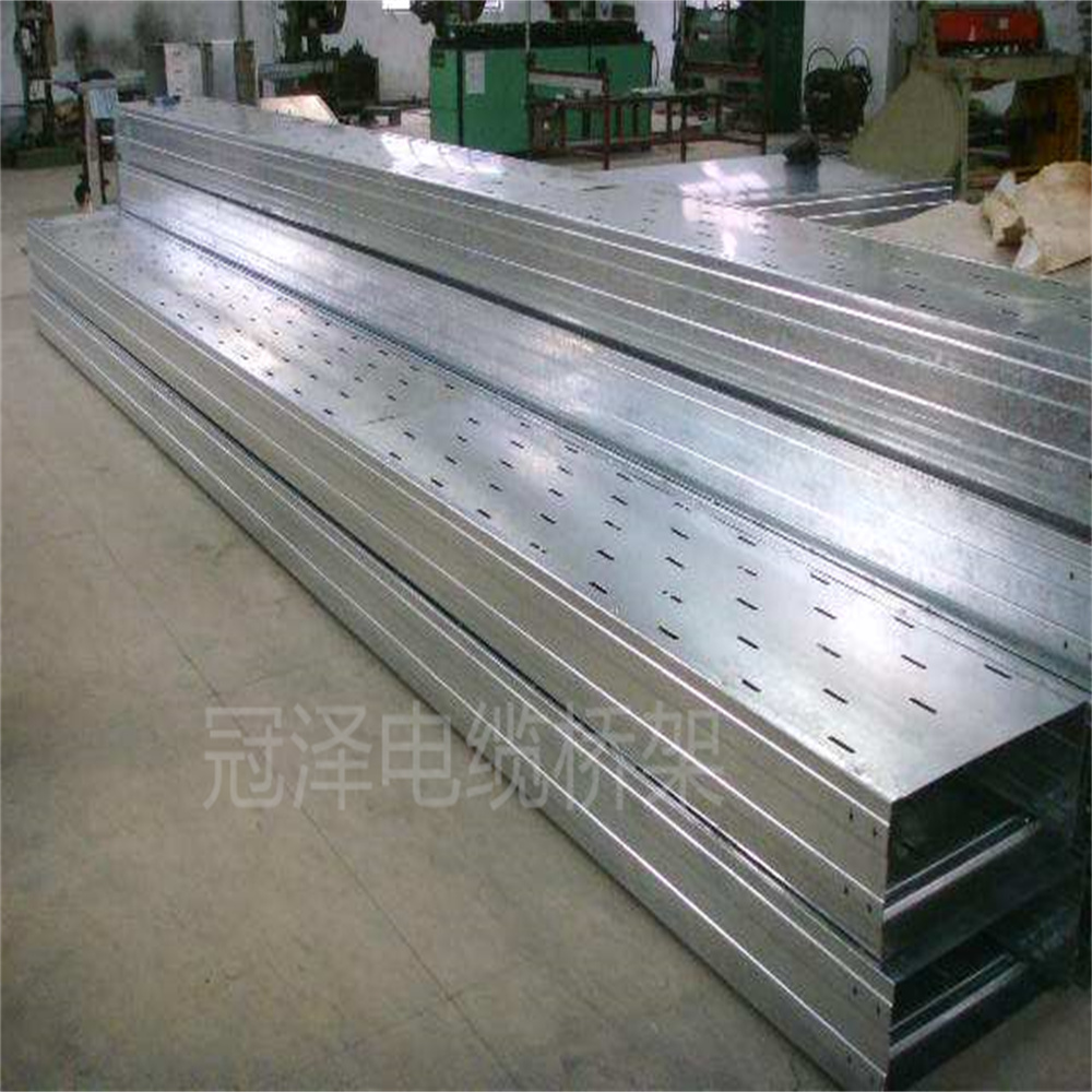 <b>托盘式电缆桥架</b>