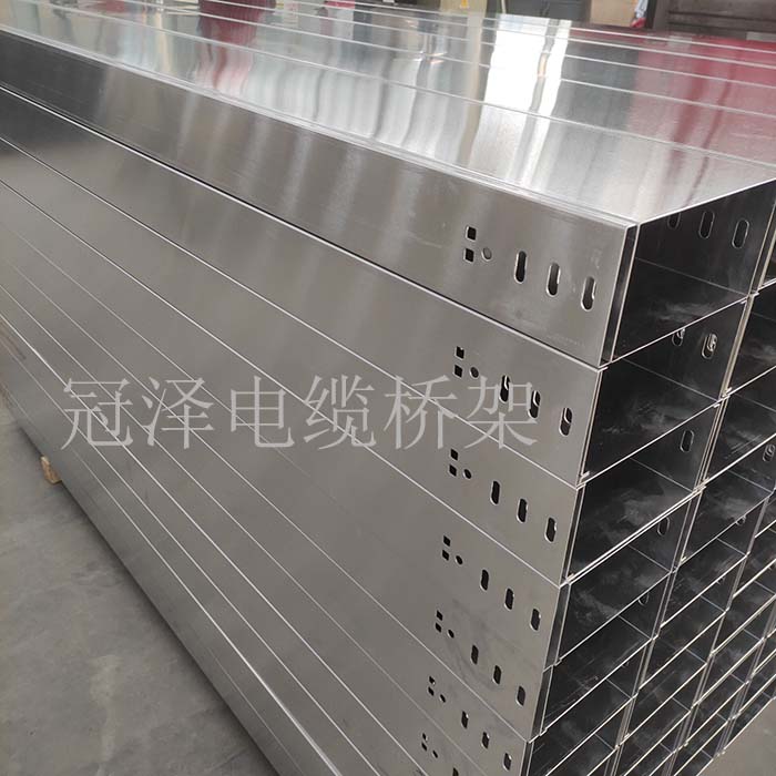 <b>不锈钢槽式电缆桥架</b>