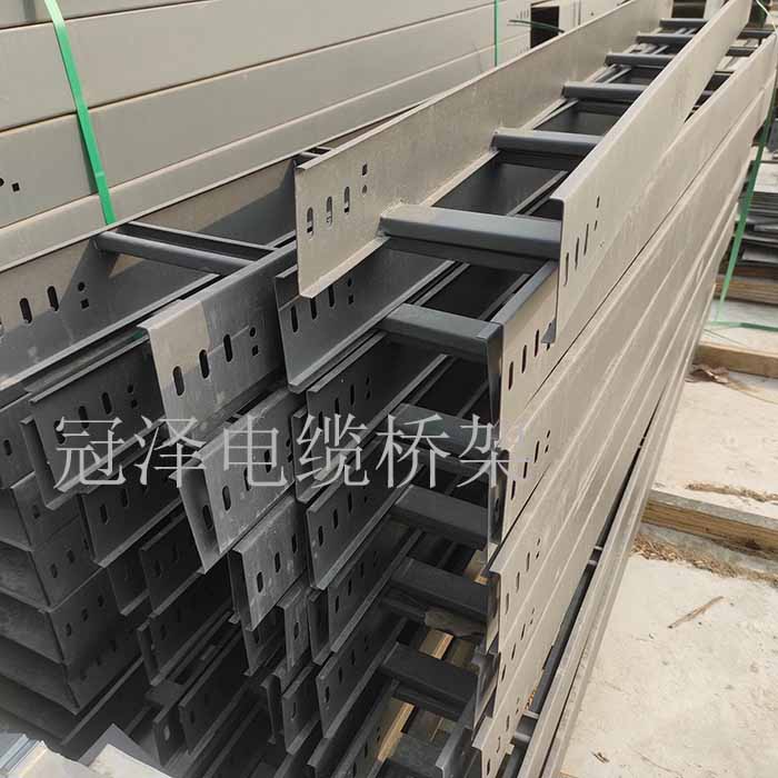 <b>防火梯式电缆桥架</b>